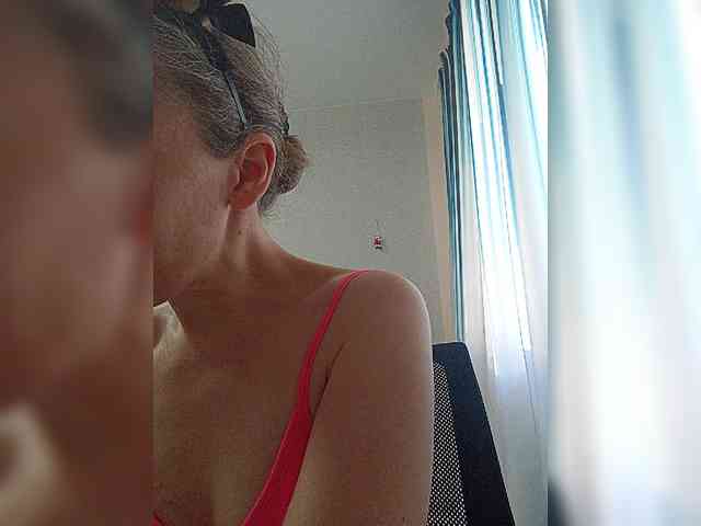 -Queen-Margo- webcam