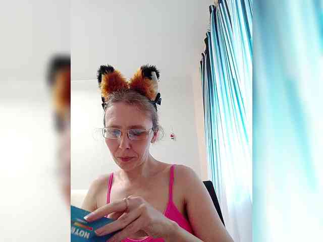 -Queen-Margo- webcam