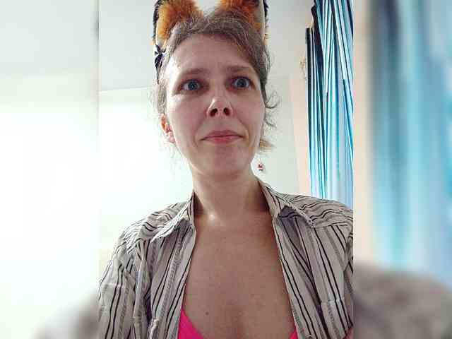 -Queen-Margo- webcam