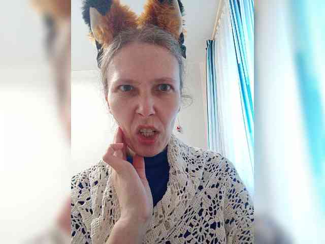 -Queen-Margo- webcam