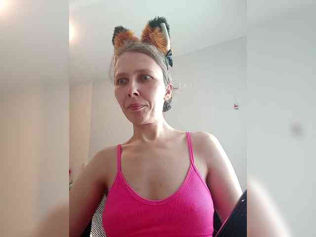 -Queen-Margo- webcam