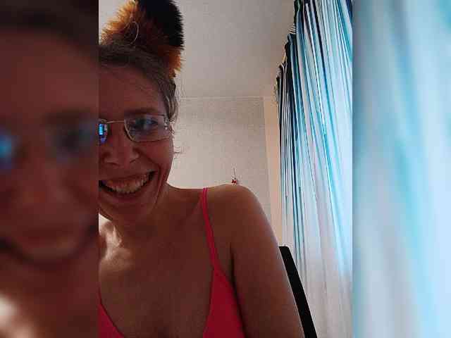 -Queen-Margo- webcam