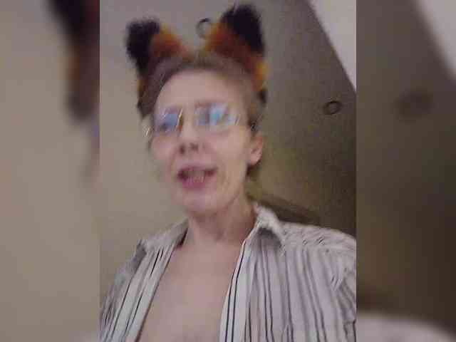 -Queen-Margo- webcam