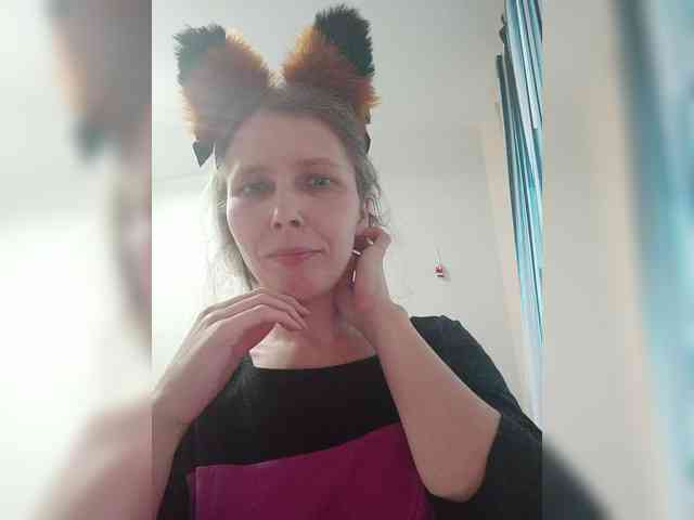 -Queen-Margo- webcam