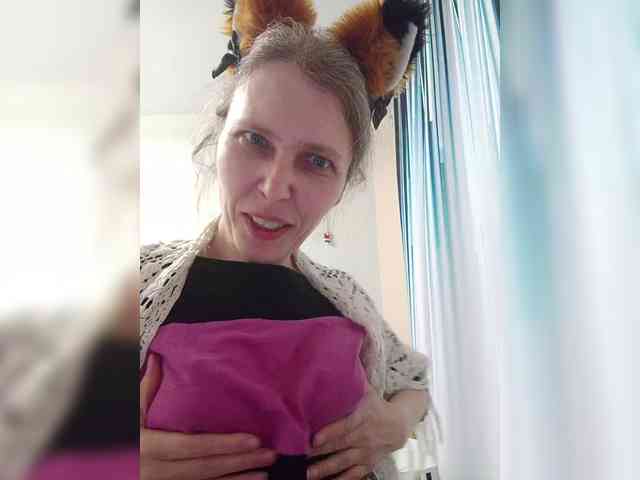 -Queen-Margo- webcam