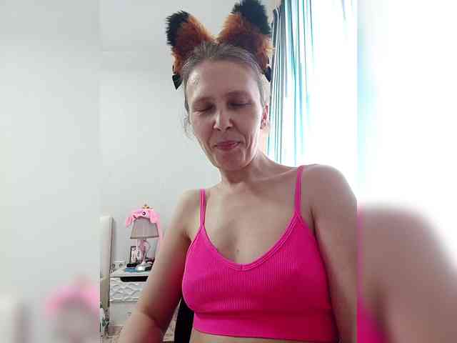 -Queen-Margo- webcam