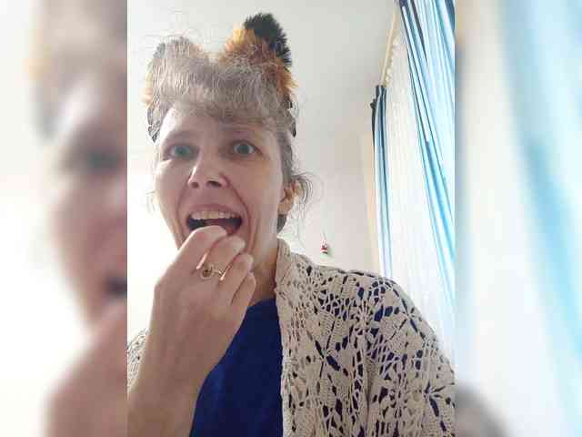 -Queen-Margo- webcam