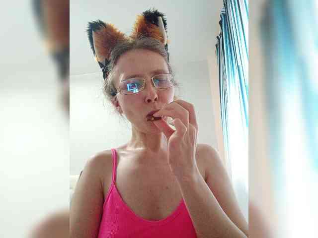 -Queen-Margo- webcam