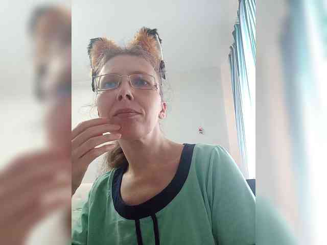 -Queen-Margo- webcam