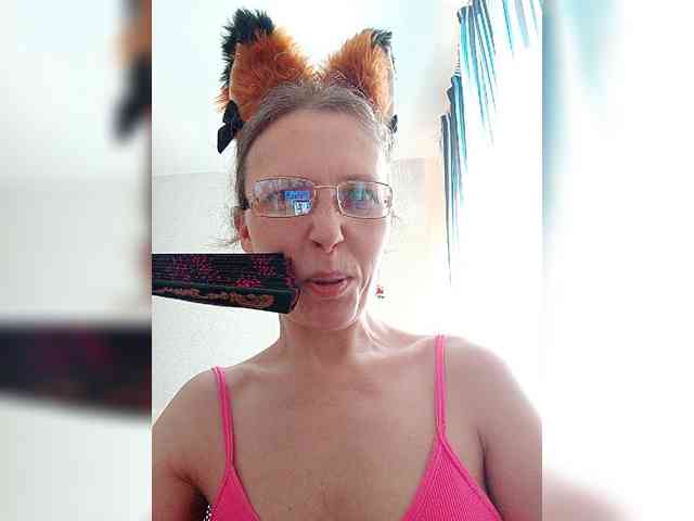 -Queen-Margo- webcam