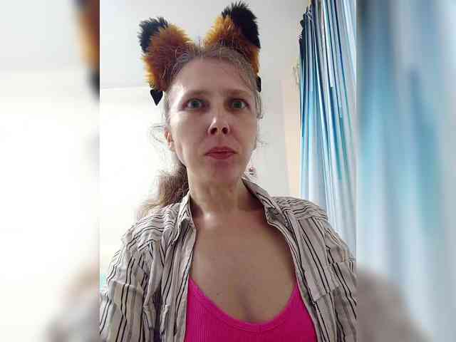 -Queen-Margo- webcam