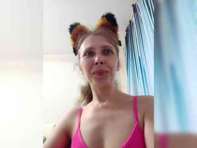 -Queen-Margo- webcam
