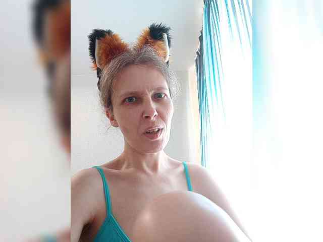 -Queen-Margo- webcam