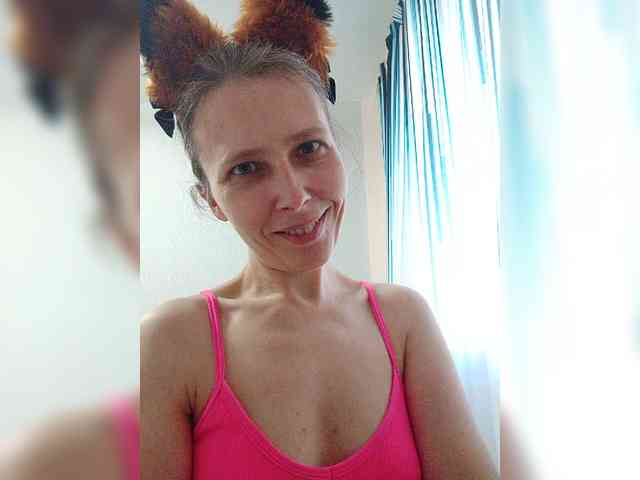 -Queen-Margo- webcam