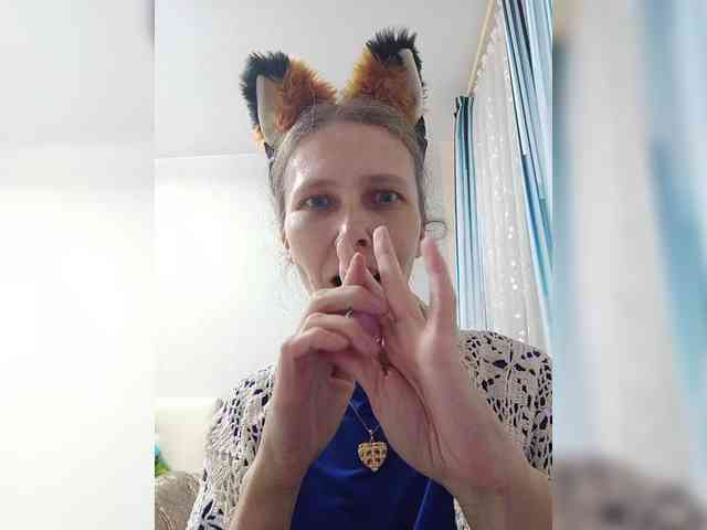 -Queen-Margo- webcam