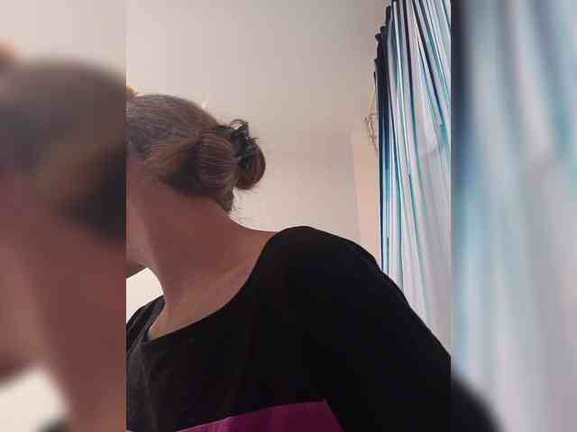 -Queen-Margo- webcam