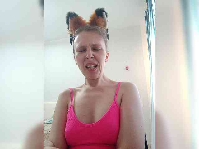 -Queen-Margo- webcam
