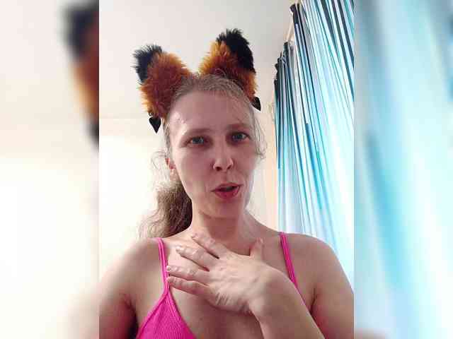 -Queen-Margo- webcam