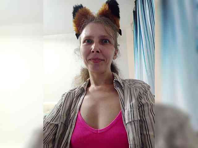 -Queen-Margo- webcam