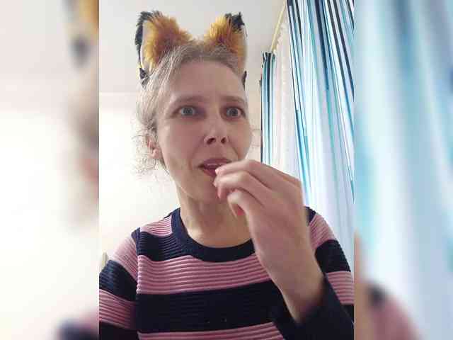 -Queen-Margo- webcam