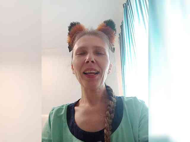 -Queen-Margo- webcam