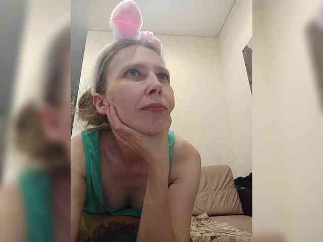 -Queen-Margo- webcam