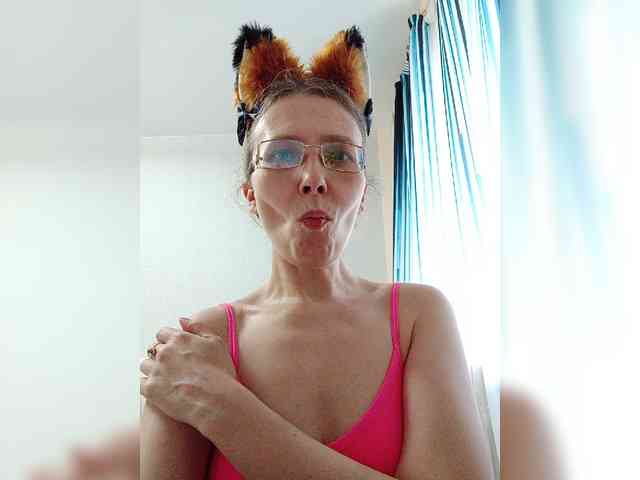 -Queen-Margo- webcam