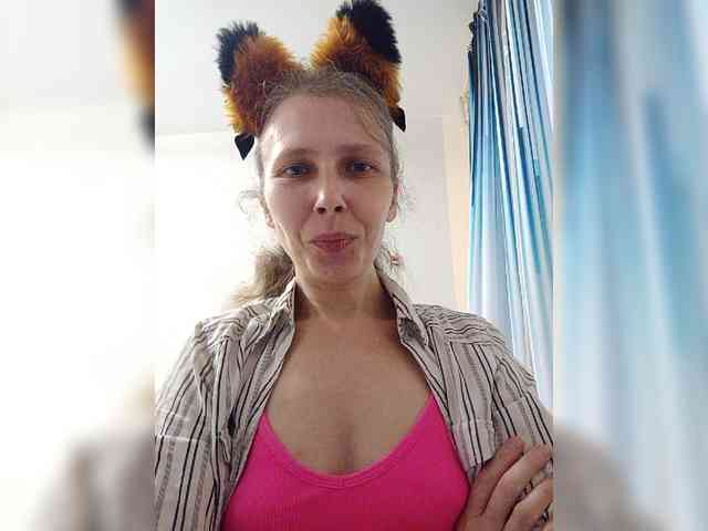 -Queen-Margo- webcam