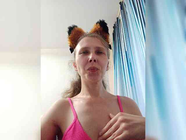 -Queen-Margo- webcam