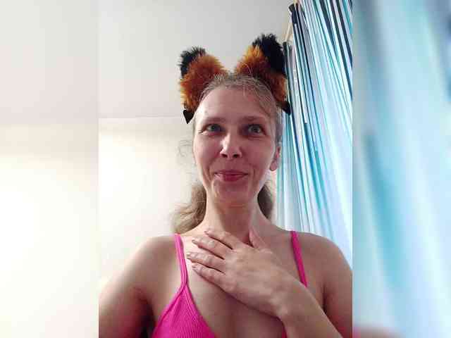-Queen-Margo- webcam