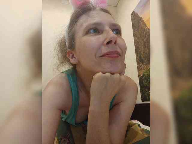 -Queen-Margo- webcam