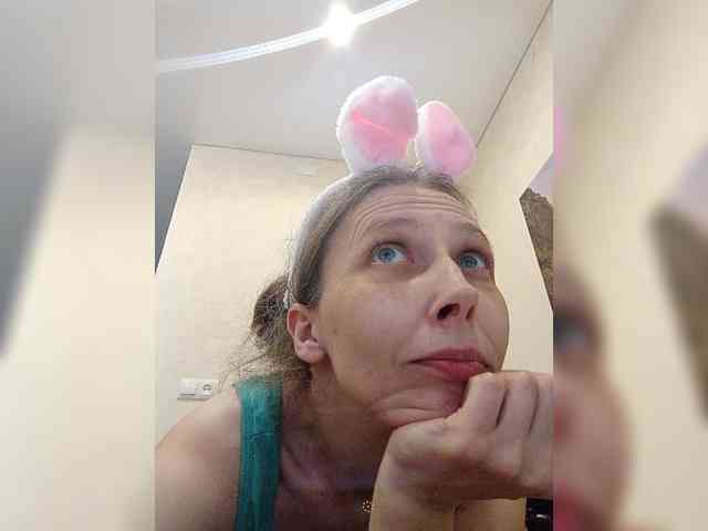 -Queen-Margo- webcam