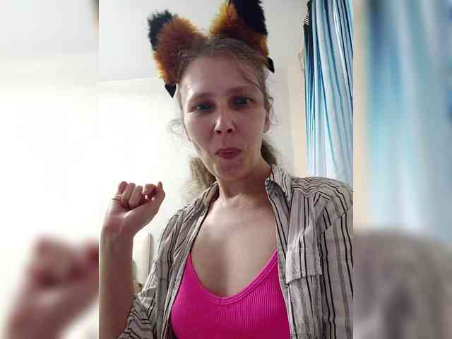 -Queen-Margo- webcam