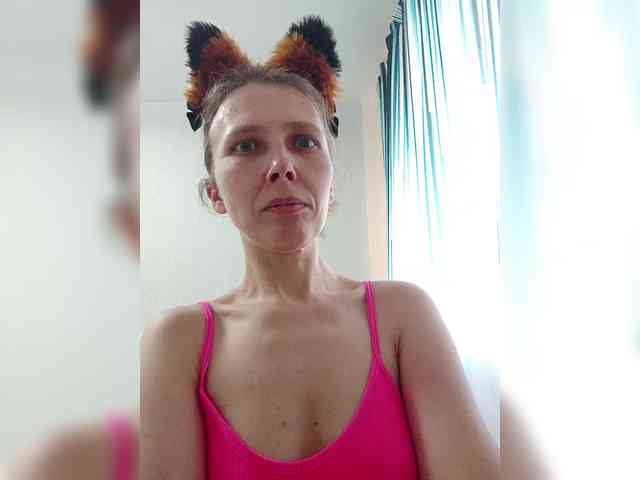 -Queen-Margo- webcam