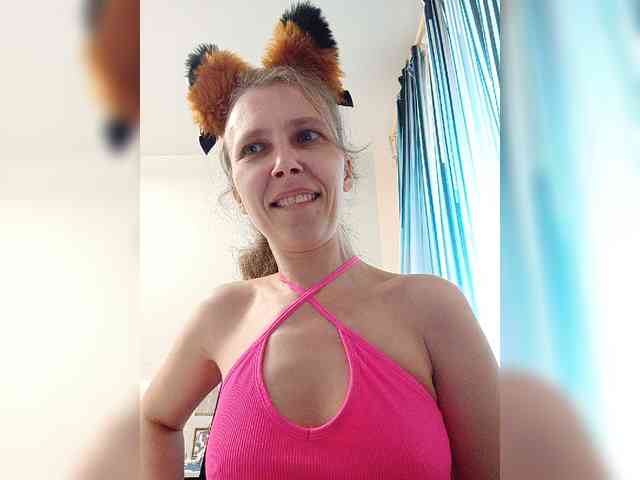 -Queen-Margo- webcam