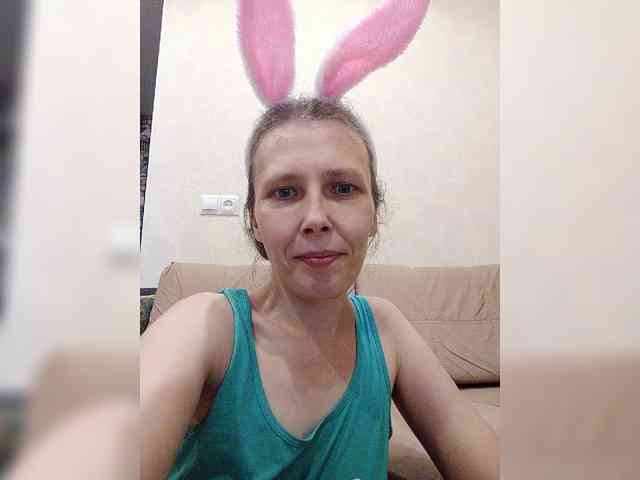 Model: -Queen-Margo-