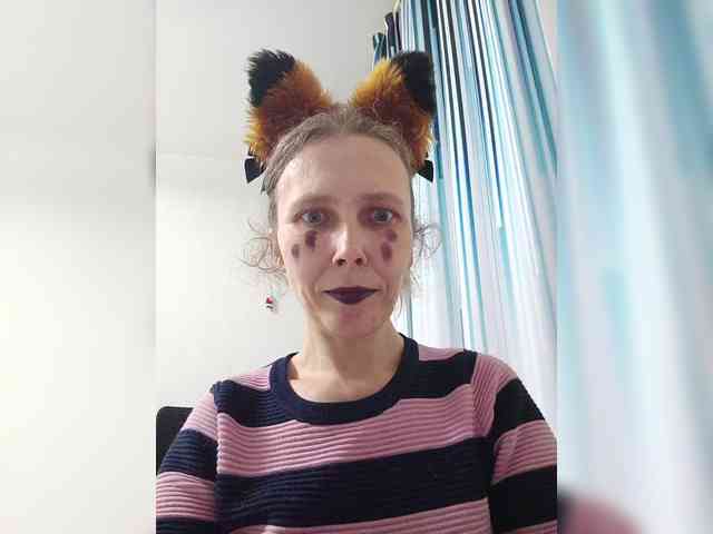 -Queen-Margo- webcam