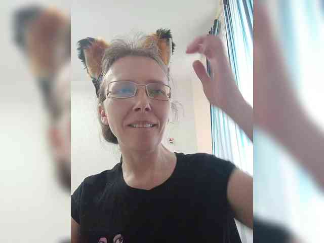 -Queen-Margo- webcam