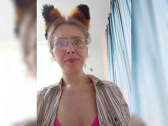 -Queen-Margo- webcam