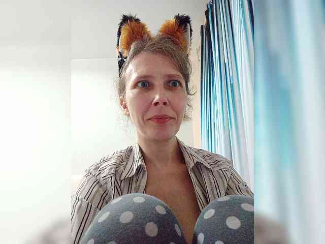 -Queen-Margo- webcam
