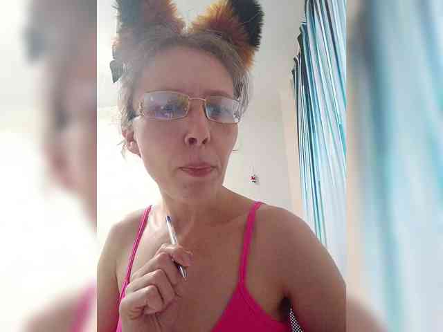 -Queen-Margo- webcam