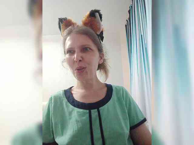 Model ini sedang live sekarang. -queen-margo-