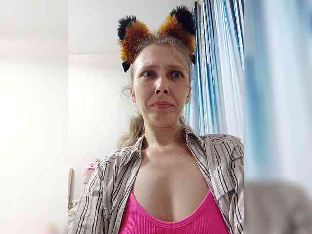 -Queen-Margo- webcam