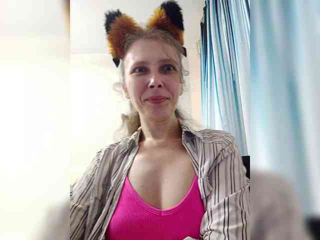 -Queen-Margo- webcam