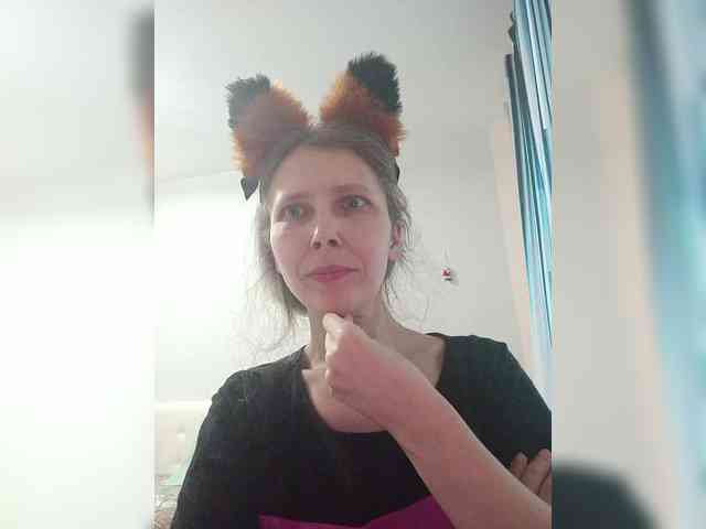 -Queen-Margo- webcam