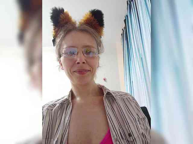 -Queen-Margo- webcam