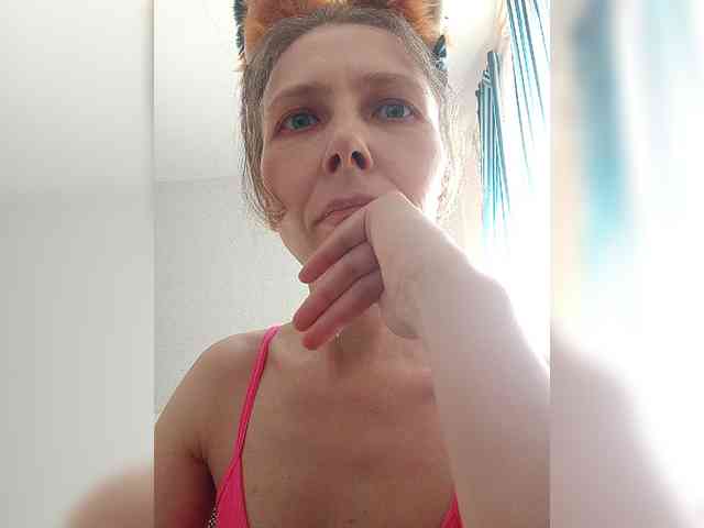 -Queen-Margo- webcam