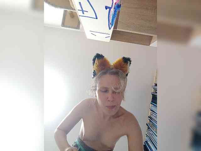 -Queen-Margo- webcam