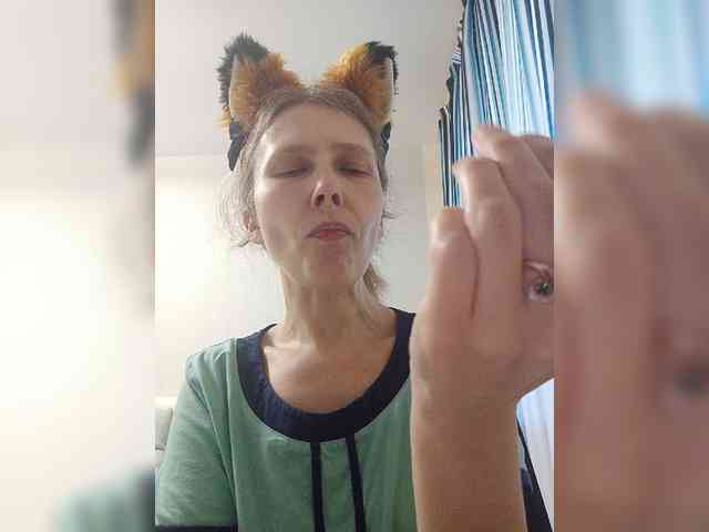 -Queen-Margo- webcam