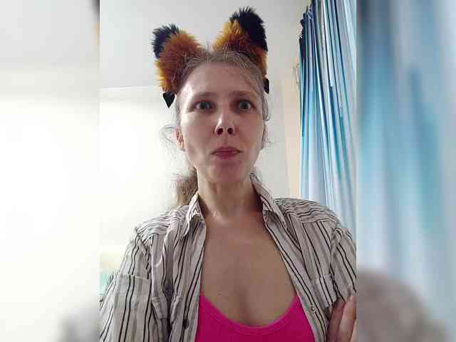 -Queen-Margo- webcam